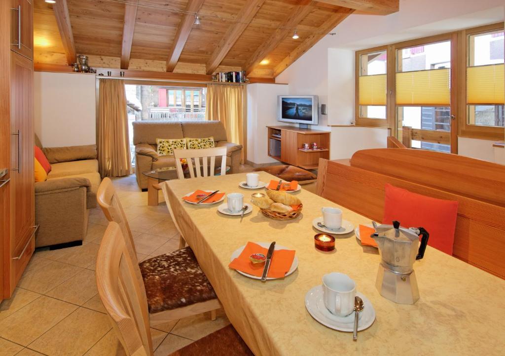 Ferienwohnung Chalet Püzji Zermatt Habitación foto